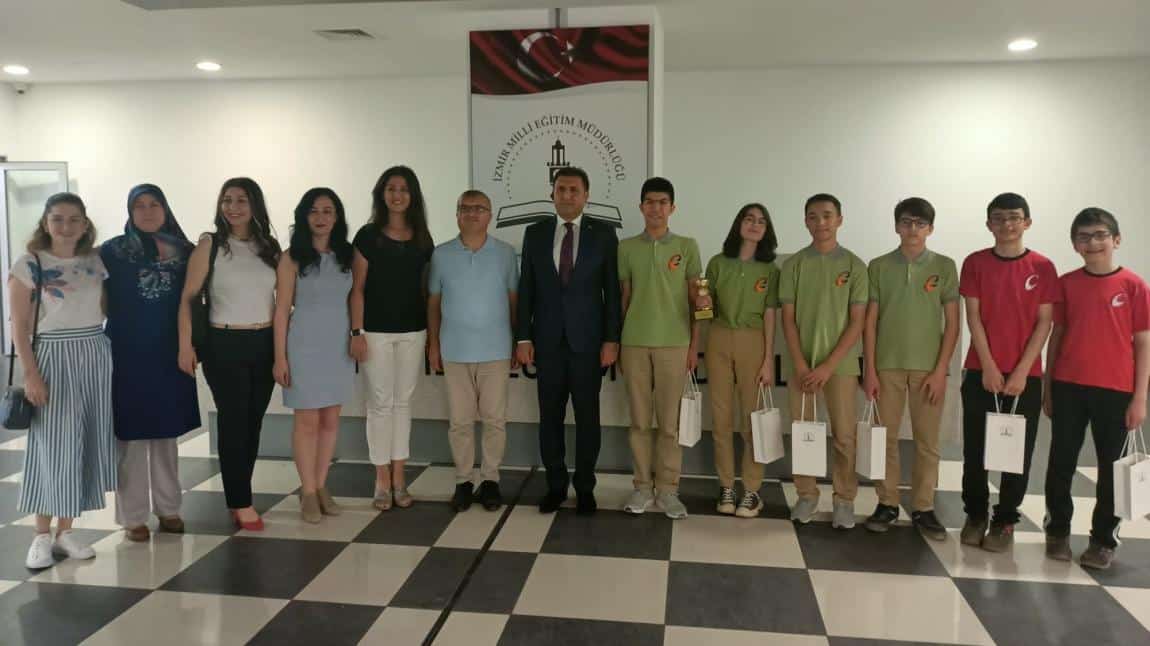 Ödülümüzü Aldık (İzmir İl Milli Eğitim Müdürlüğü)